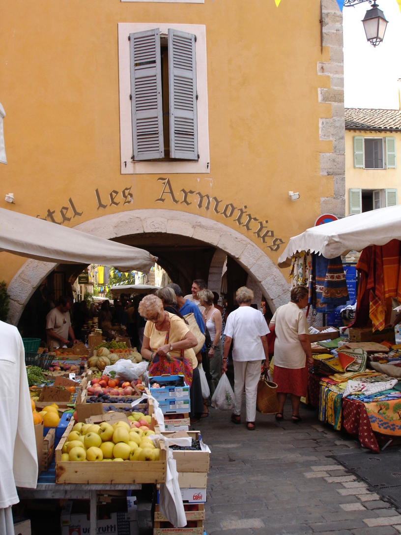 Market day in Valbonne